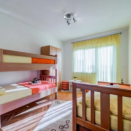 Apartment Marinely Kastela