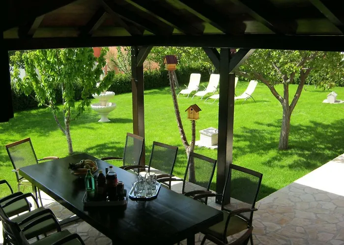 Marinely Каштела